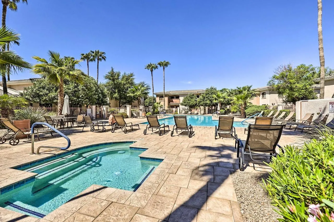 Sunny First-Floor Phoenix Condo With Community Pool Διαμέρισμα
