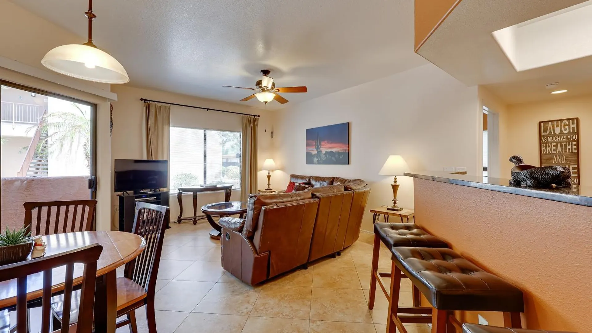 Sunny First-Floor Phoenix Condo With Community Pool 0*,