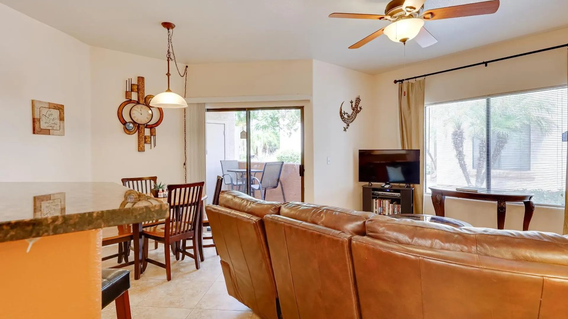 Sunny First-Floor Phoenix Condo With Community Pool Διαμέρισμα